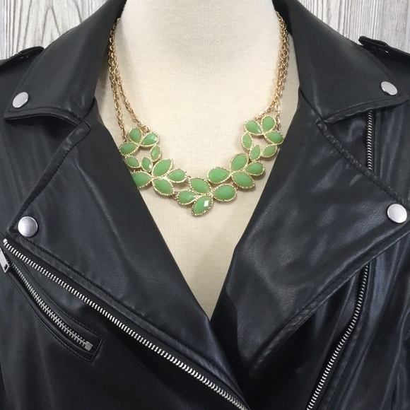 Jewelry - Forever 21 Green Leaf Statement Necklace 20.5”